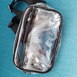 NEW CLEAR FANNY PACK PERFECT FOR COACHELLA